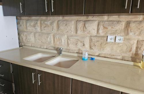 Artists Colony Apartment | בית האומן