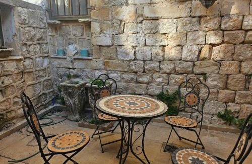 Artists Colony Apartment | בית האומן