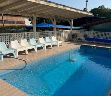 Menahemia Apartment | בית הזורע של רשת לב הגולן - 5 צימרים מדהימים עם בריכה משותפת מחוממת ומקורה ליד הכנרת