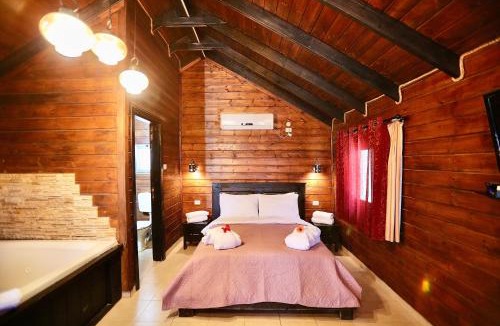 Vered Hagalil Cabin | בקתות ההוד