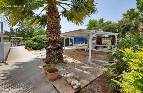 Arbel Ski Chalet | בקתות הר ארבל