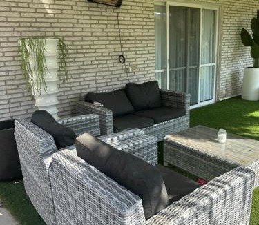 Mishmar HaShiv'a House | גארדן בוטיק צימר בכפר