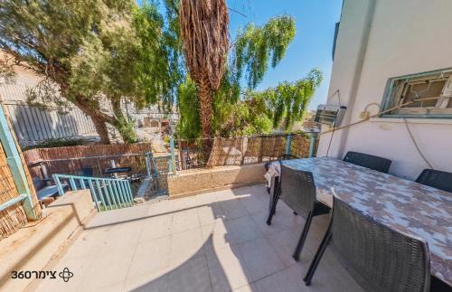 Neve Zohar House | דירת נופש פרטית private flat low budget