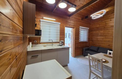 Rosh Pinna Cabin | הבקתות במושבה