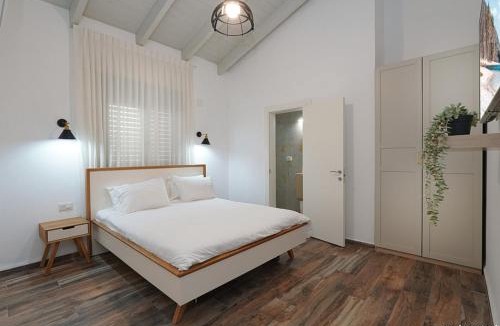 Ein Ya'akov Apartment | הילת השחר בוטיק- וילה מדהימה עם 3 חדרי שינה ובריכה פרטית מחוממת ומקורה בעין יעקב