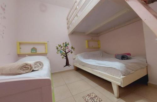 Gonen House | הממלכה הקסומה של מאיה ושלושת הפיות