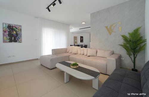 Migdal Villa | וילה ג'נסיס בוטיק -וילה מהממת עם בריכה פרטית מחוממת מקורה