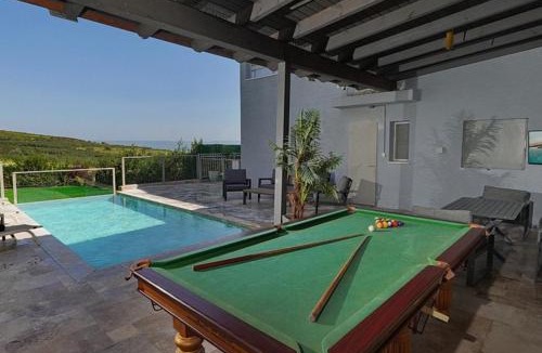 Migdal House | וילה ג'נסיס - וילה מהממת למשפחות עם בריכה פרטית מחוממת ליד הכנרת