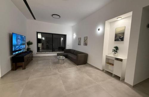 Yuval Villa | וילה יובל
