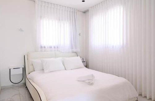 Neve Zohar Apartment | וילה לה מר - וילה עם בריכה ו-3 סוויטות מדהימות עם נוף לים המלח