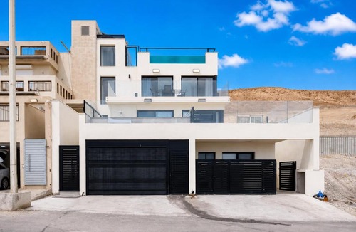 Neve Zohar Apartment | וילה לה מר - וילה עם בריכה ו-3 סוויטות מדהימות עם נוף לים המלח