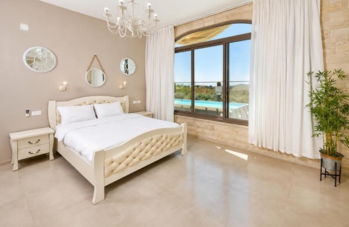 Kerem Ben Zimra Apartment | וילה לוזון - וילה מדהימה עם בריכה פרטית מחוממת ומקורה בכרם בן זמרה