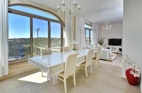 Kerem Ben Zimra Apartment | וילה לוזון - וילה מדהימה עם בריכה פרטית מחוממת ומקורה בכרם בן זמרה