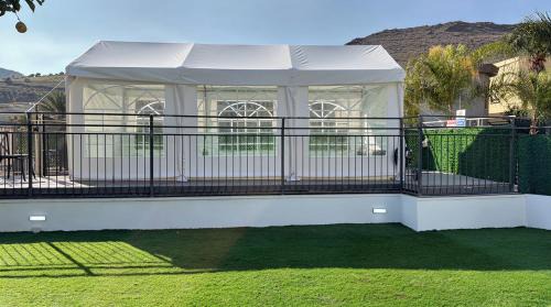 Migdal Villa | וילה סוגנו עם בריכה מחוממת מקורה וג'קוזי וממ"ד פרטי