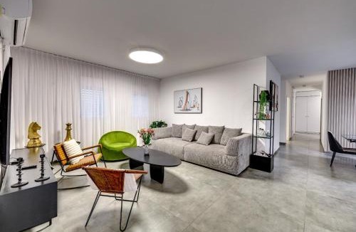 Yavne'el Apartment | וילה קובדו כנרת של רשת לב הגולן - וילה מהממת עם בריכה פרטית מחוממת