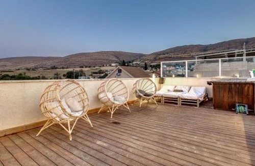 Yavne'el Apartment | וילה קובדו כנרת של רשת לב הגולן - וילה מהממת עם בריכה פרטית מחוממת