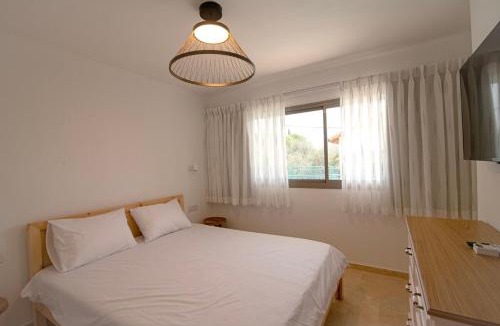 Livnim House | חווייה של שקט- מתחם שלם עם בריכה- רק בשבילכם