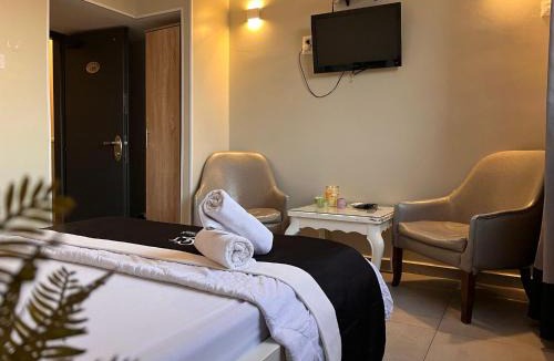 Bat Yam Hotel | חופים מול הים