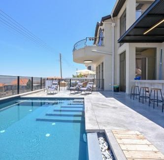 Tiberias Villa | חופש יהונתן-וילה חלמונית יוקרתית עם נוף לכנרת Hofesh Yehonatan Villa