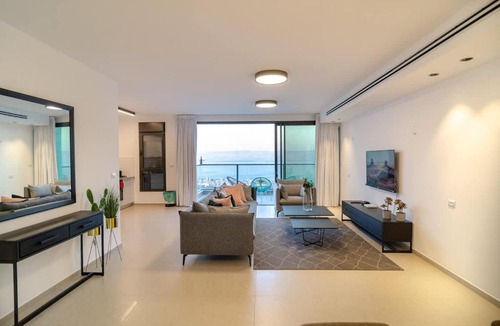 Tiberias Apartment | חופש יהונתן-סוויטת גן עם בריכה פרטית 1 Hofesh Yehonatan Michelangelo Garden pool