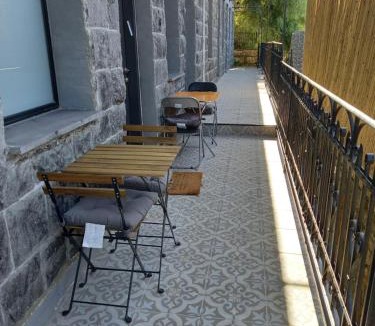 Tiberias Old City Apartment | יחידת אירוח בבית ורדי