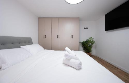 Rehov Apartment | לב המעיין- סוויטה מושלמת עם ג'קוזי במושב פסטורלי