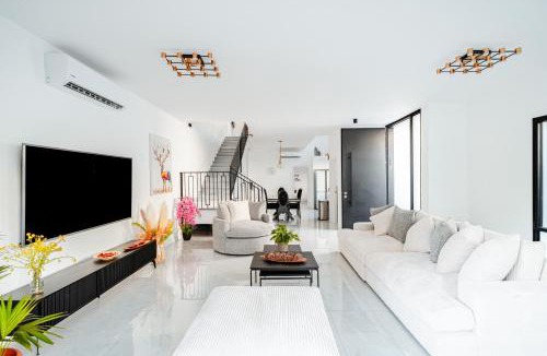Hadera Villa | לגונה בלו ביץ - וילה עם בריכה פרטית מחוממת וג'קוזי דקה מהים