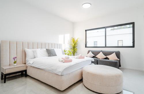 Hadera Villa | לגונה בלו ביץ - וילה עם בריכה פרטית מחוממת וג'קוזי דקה מהים