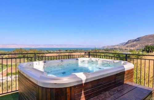 Migdal Villa | לה כינרה - ווילה מדהימה עם בריכה פרטית מחוממת ונוף לכנרת במגדל