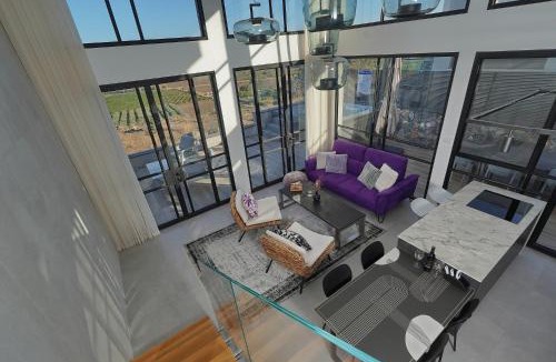 Migdal Villa | לויקיישן