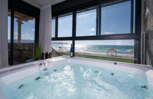 Haifa Apartment | מבנים בים 77 Suites at sea