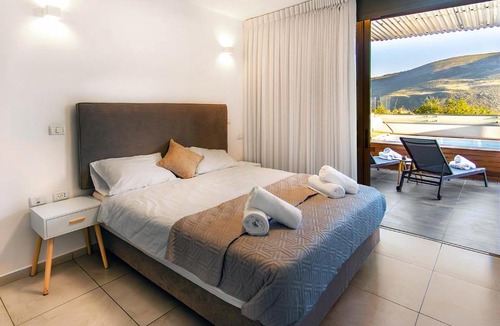 Migdal Apartment | מגדלא רזורט 2 - סויטה למשפחות עם בריכת זרמים וגקוזי פרטיים
