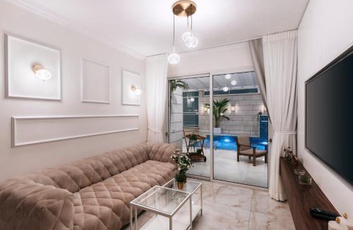 Ein Ya'akov Apartment | מילה בוטיק - סוויטה מהממת עם 2 חדרי שינה, מתחם מקורה עם בריכה מחוממת, ג'קוזי ספא וסאונה!