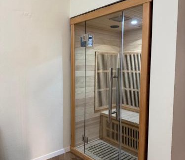 Bat Yam Hotel | מלון ארנה בת ים - קומת סוויטות הגן עם סאונה פרטית