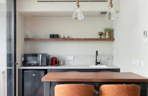 Diamond Exchange District Apartment | מסבלטים את הבית הכי מדהים בתל אביב , לב תל אביב, 4 דקות הליכה מהים , ,בתי קפה