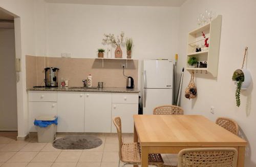 Tiberias Old City Apartment | נופש אל מול הכינרת