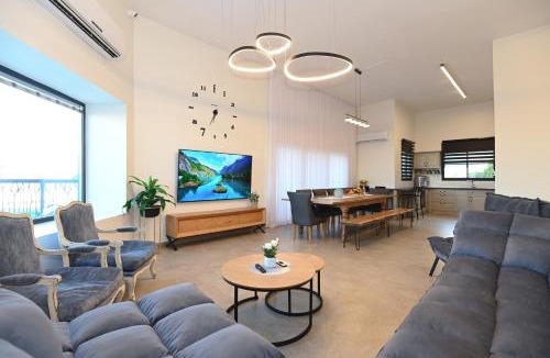 Vered Hagalil Apartment | נופש הלל - וילה מהממת עם בריכה פרטית מחוממת מקורה, וג'קוזי ליד הכנרת