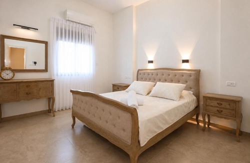 Vered Hagalil Apartment | נופש הלל - וילה מהממת עם בריכה פרטית מחוממת מקורה, וג'קוזי ליד הכנרת