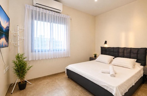 Vered Hagalil Apartment | נופש הלל - וילה מהממת עם בריכה פרטית מחוממת מקורה, וג'קוזי ליד הכנרת