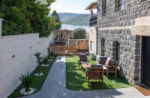 Tiberias House | סוויטות הרמב"ם - סוויטות עם בריכה מחוממת מקורה