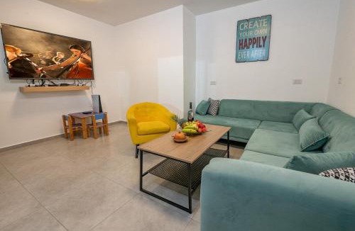 Bruchim Qela' Alon Apartment | סוויטות חיאת - סוויטות מהממות עם בריכה משותפת מחוממת ומקורה מול נוף מהמם