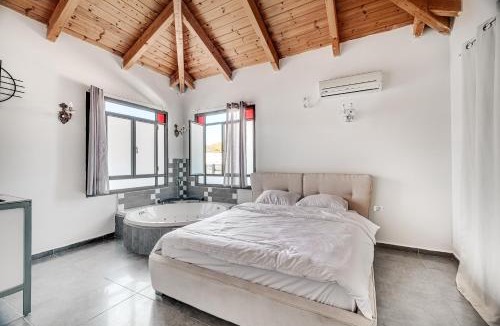 Had Nes Apartment | סוויטות טיפאני של רשת לב הגולן - וילה וסוויטות עם בריכות מחוממות פרטיות מחוממות ומקורות