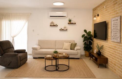 Beit She'an Apartment | סוויטת אריאל - סוויטה משפחתית עם מרפסת בבית שאן