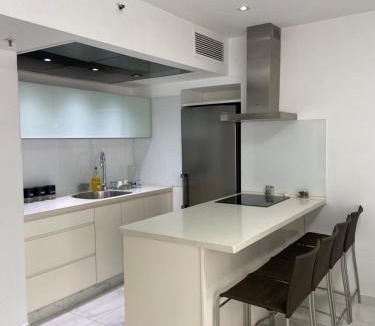 Bat Yam Apartment | סוויטת תשוקה על הים - Passion Suite by the Sea