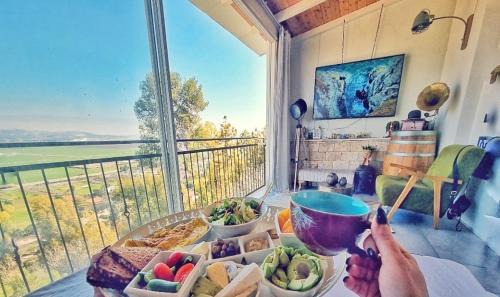 Yokneam Moshava Apartment | על קצה ההר