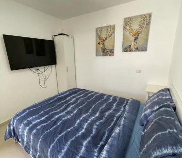 Afula Apartment | פרטיות וחוויה אצל יעקב וירדנה Privacy and an experience at Jacob and Yardena