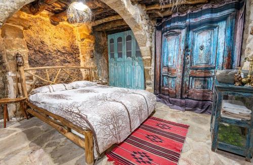 Ein Qiniyye Cabin | צימרים Old school -בריכה מחוממת ונוף ברמת הגולן