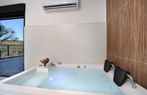 Amka Apartment | קולינה וארדה