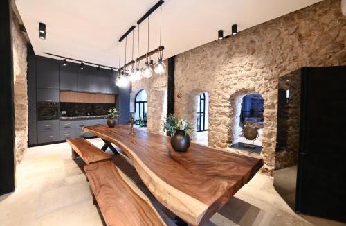 Safed Apartment | קונפיטה - וילה מהממת עם בריכה מחוממת מקורה בעיר העתיקה צפת