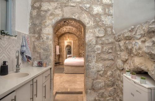 Artists Colony Hotel | קשתות - מתחם אבן בצפת העתיקה - Kshatot - Stone Complex in Old Tzfat